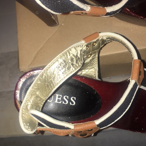 Guess nyle t-strap Sandals - Picture 8 of 8